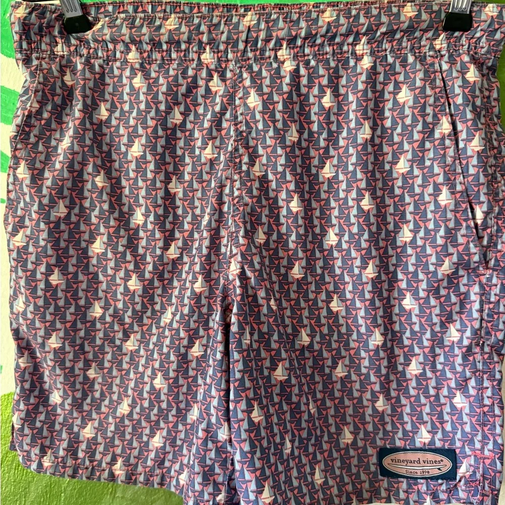Vineyard Vines Men’s Sailboat Swim Shorts in Navy, Pink & White